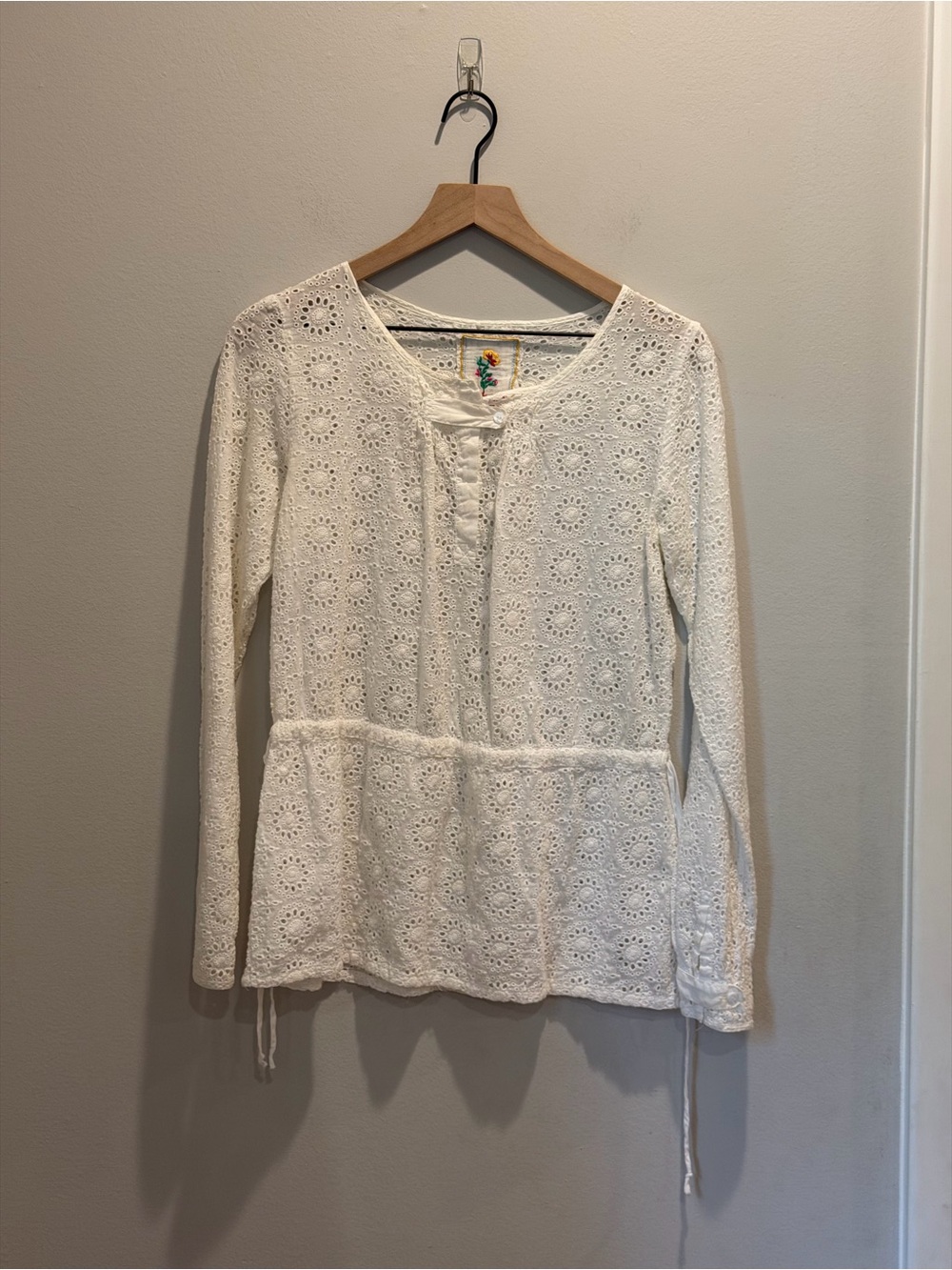 Johnny Was Boho White Eyelet Embroidered Floral Peplum Long Sleeve Blouse XS